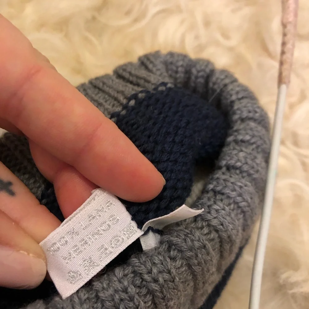 Catya Pom Pom Hat